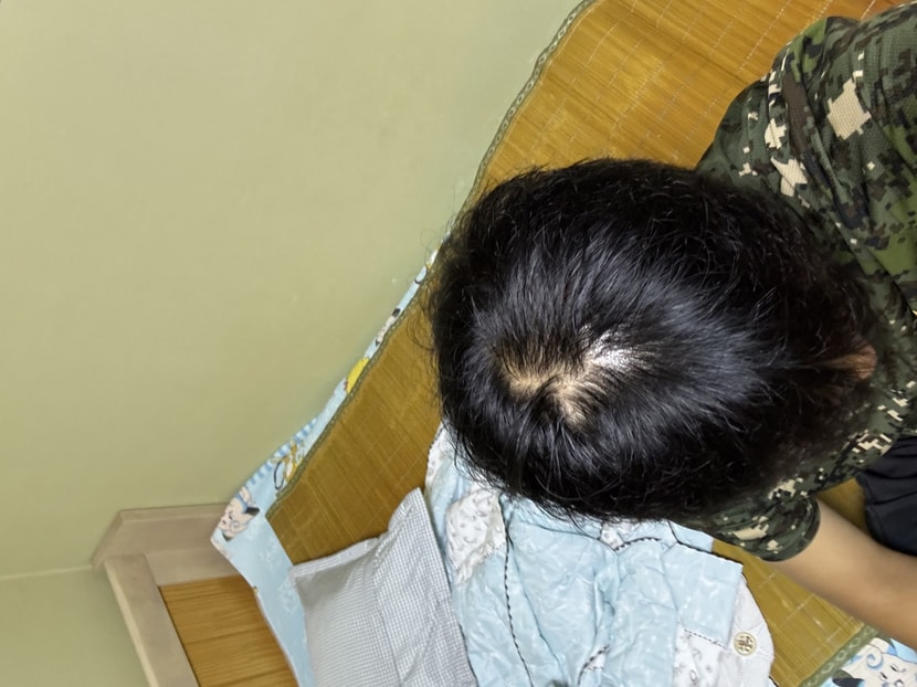 형광등 바로 아래