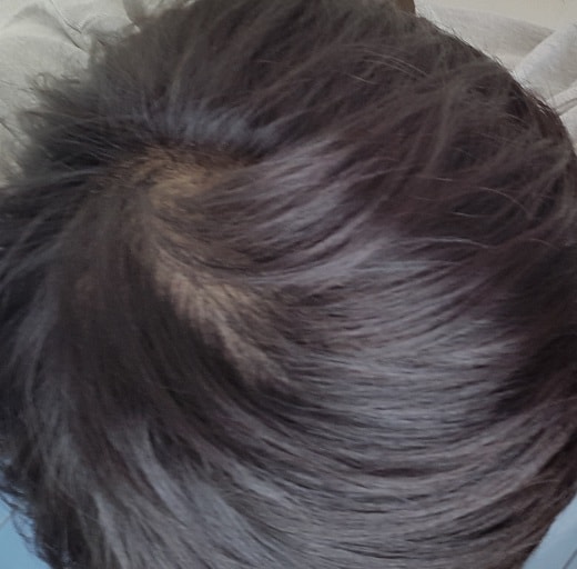 오후시간 헝클어진 머리