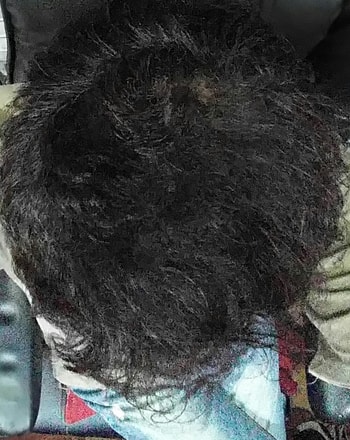 윗머리 살짝돌려서 두피 최대한안비치게