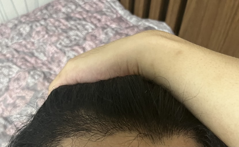오른쪽 약간 어둡게