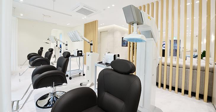 Moment Clinic 홍보이미지