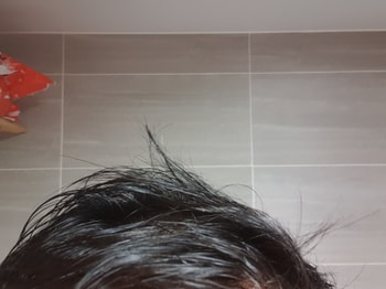 머리에서 윤기가 남