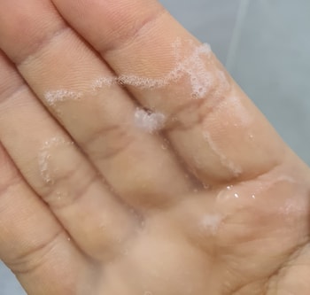 시간이 조금 지나니 탄산이 보글보글 올라오는 중