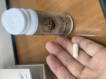 알약은 유산균이 들어 있어 그런지 타 제품과는 다른 느낌이었습니다