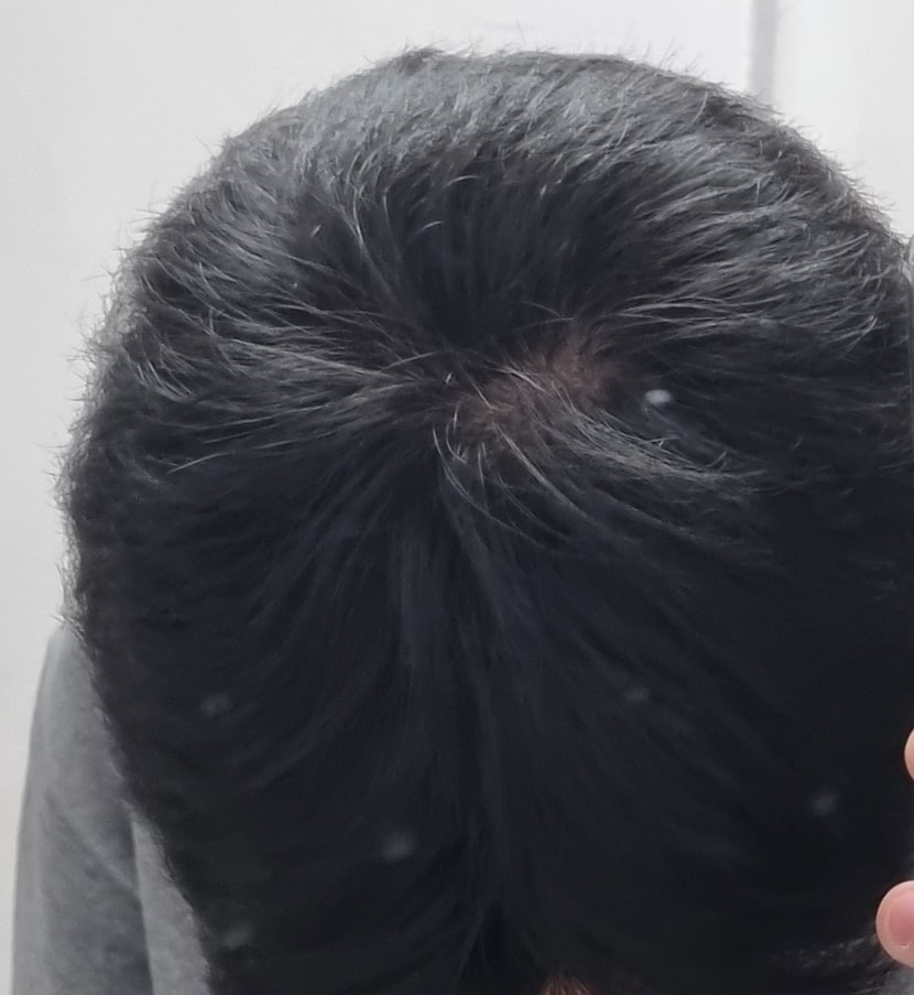 숙이고 찍은 사진입니다