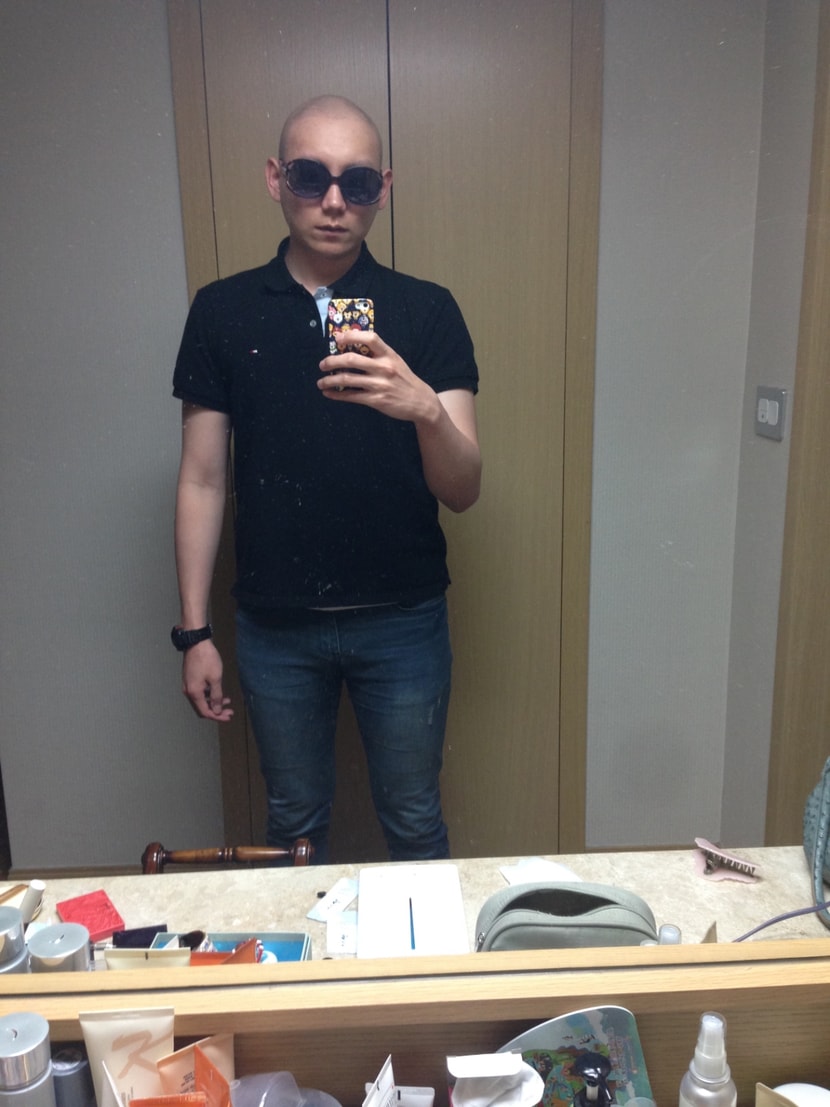 집에 있는 선글라스 한번 껴봤습니다...ㅎㅎㅎ