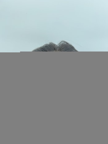 어디 지하철에 앉아있으면 여간 신경쓰이는게 아니에요..ㅠㅠ