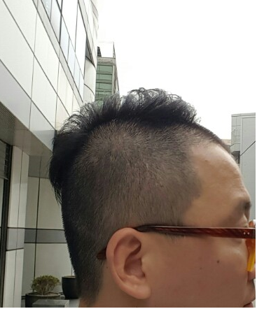 야외에서 보이는지 셀카