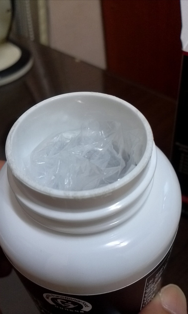 접착제를 제거 후 비닐같은걸로 상품의 데미지를 최소화한듯 하네요.