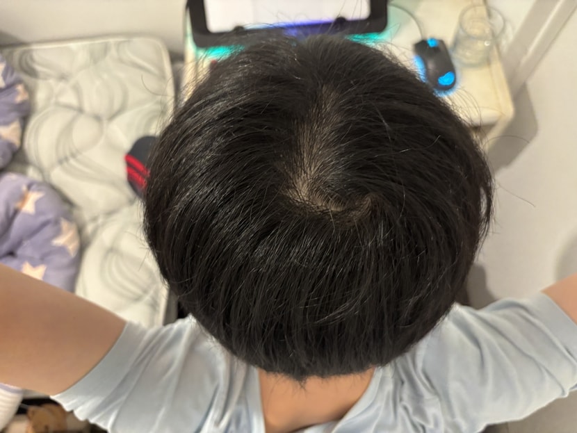 조명 없는데에서 찍었습니다
