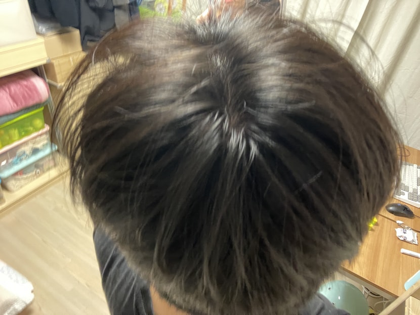 조명을 등지고 찍은 사진입니다