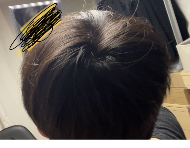 조명을 등지고 찍은 사진입니다