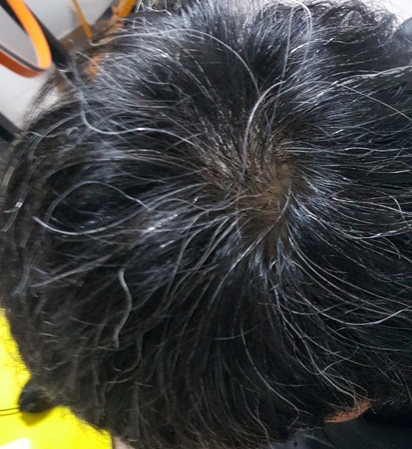 빛이 따로 없을 때 자연스럽게 찍은 사진 입니다.