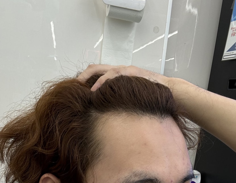 정면 왼쪽