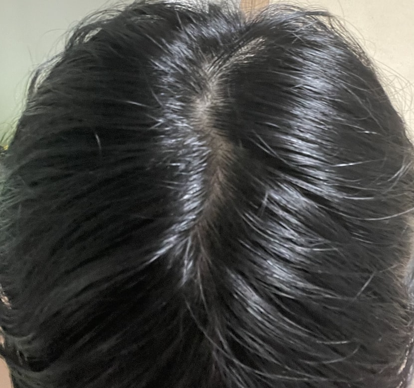 앞머리 옆으로 넘겼을 때
