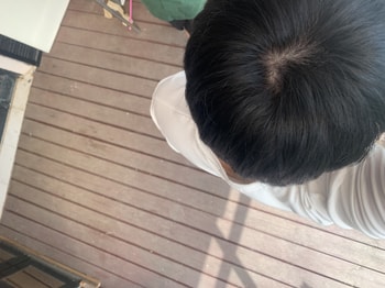 야외 햇빛 받는 상태, 안떡진 머리
