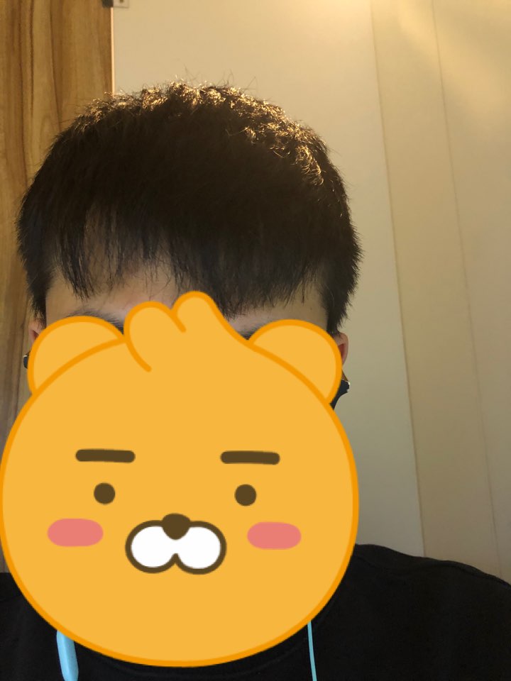 앞머리 내리고 정면