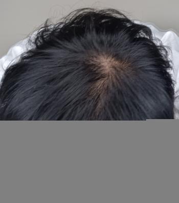 거실조명 바로 아래에서 찍은사진