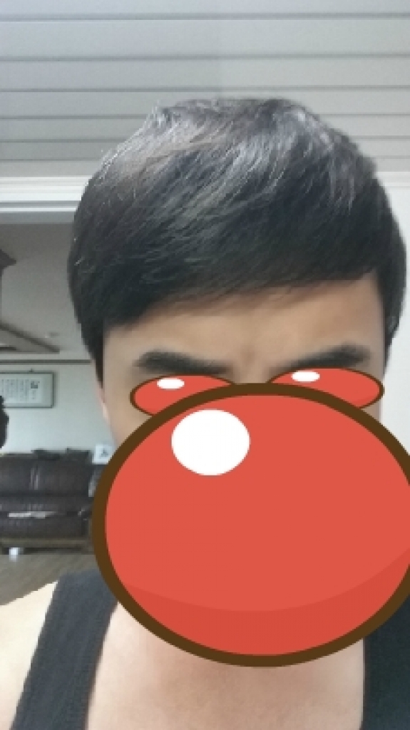 머리카락을 내렸을 때 정면입니다.