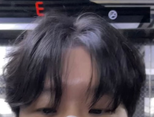 앞에서 보면 잘 보이지 않는데