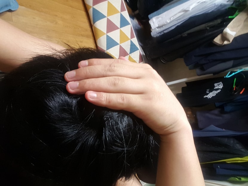비슷하게 왼쪽 윗머리입니다