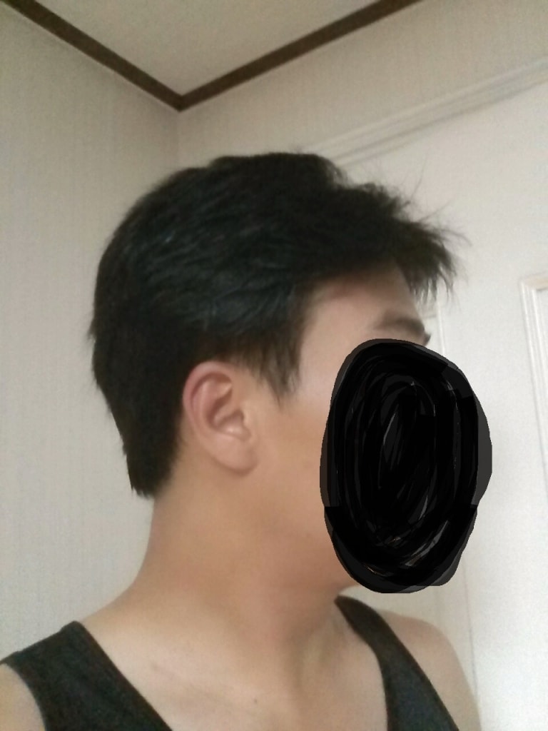 아무것도 안바른 옆모습