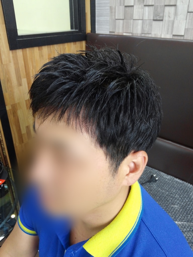 스프레이를 가까이에뿌려서 머리끝이 약간 하얗네요 그래도 패스^^