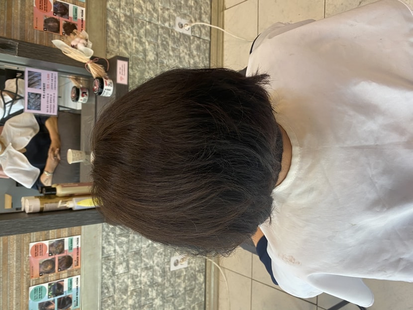 뿌리염색과 링거펌 동시 시술로 교정,볼륨. 가발안쓰고다니십니다^^