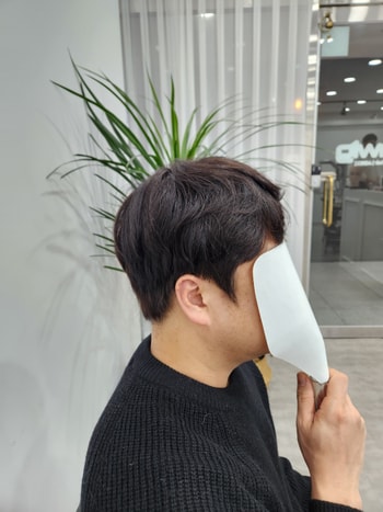 착샷 옆모습 