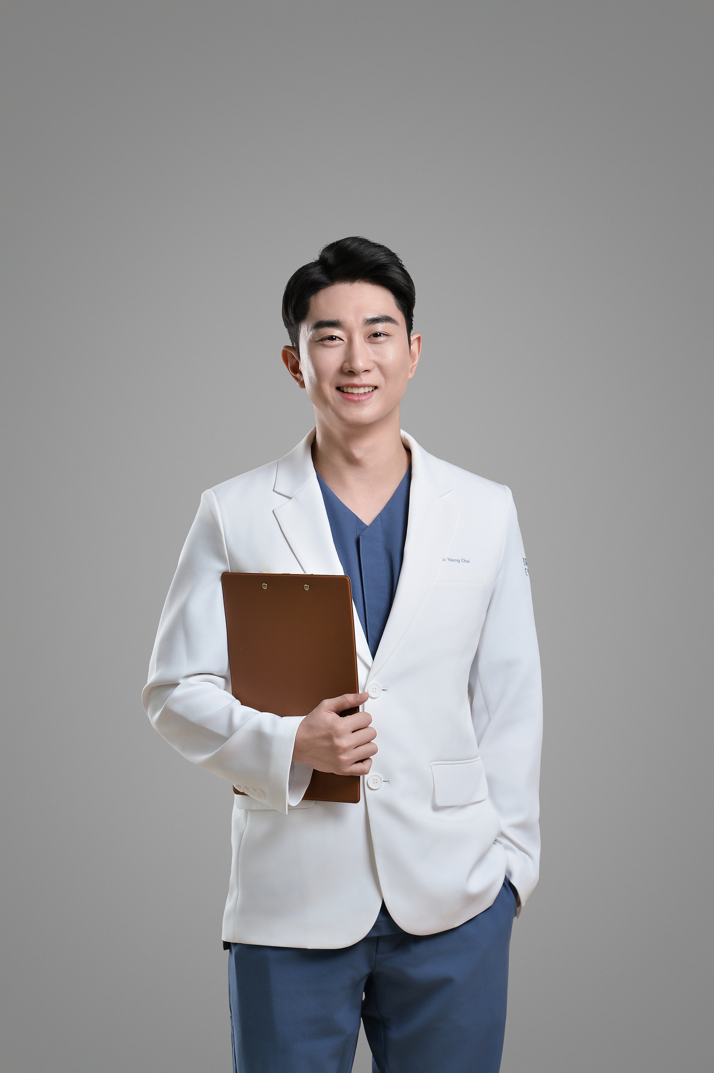 최수영