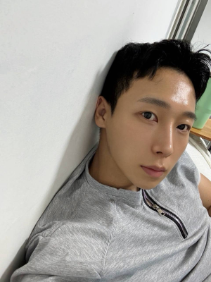 남자 눈수술 디에이성형외과에서 했습니다