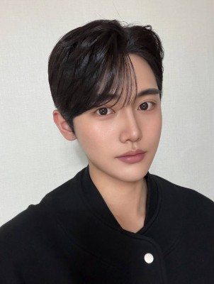 디에이성형외과 남자 윤곽,코수술 자연스럽고 세련되게 만들어주신거 같습니다.