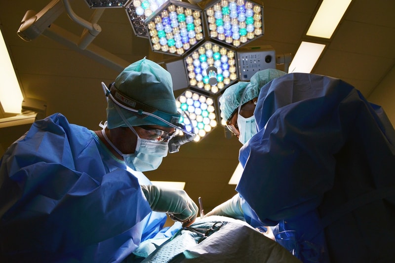 doctor-g8b994ee6f_1280.jpg