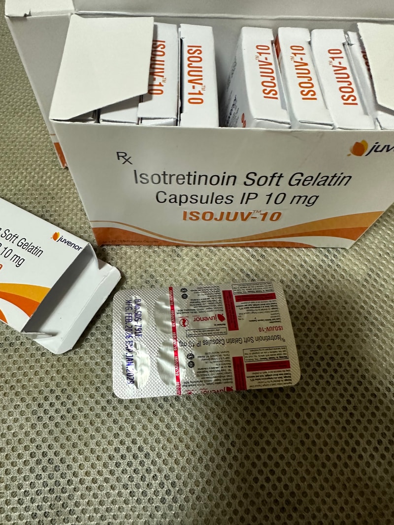 아이소주브 10 (이소트레티논 Isotretinoin 10mg) 사쿠라허브