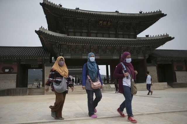 대 한국 관광온 외국인들2.jpg