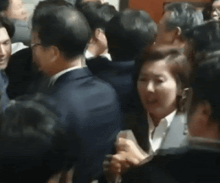 86328515562038230.gif