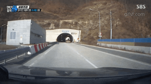 31831015572827400.gif