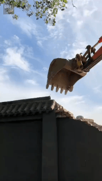 ezgif.com-resize-1.gif
