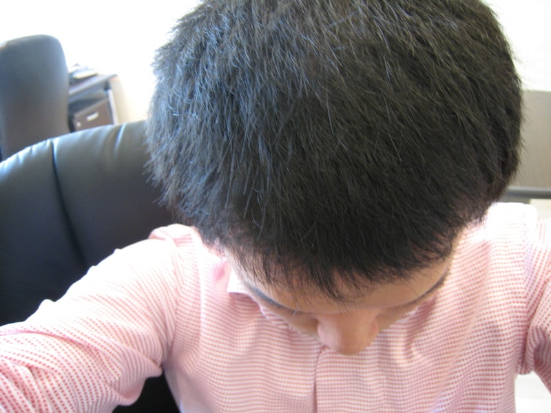 숙인머리.JPG