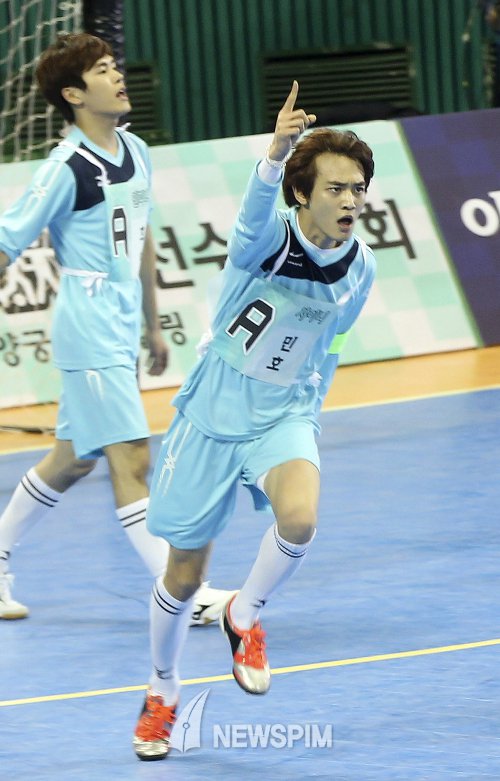 DvMA1E5.jpg
