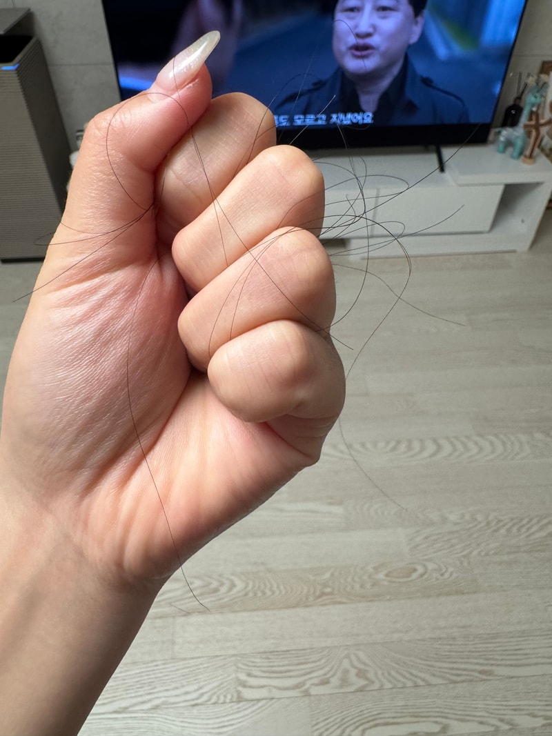 손빗질 후 다들 얼만큼 빠져요?