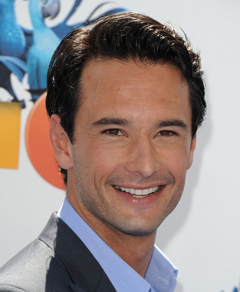 Rodrigo+Santoro+Rio+Premiere+HXM1nE-KrGKl.jpg
