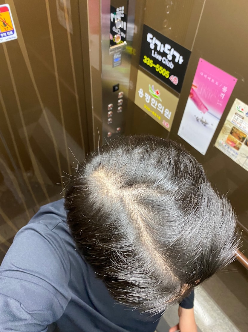 모자쓰고 벗은 엘리베이터 3