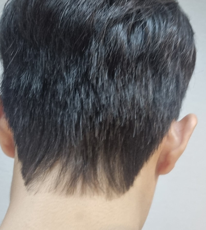 뒷머리.jpg