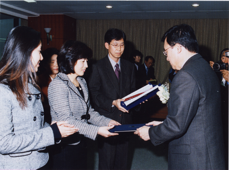 크기변환_발명대상 수상장면.jpg