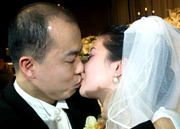 pho_20040208132236070000070200_001.jpg