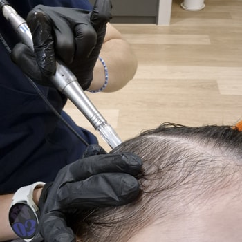 옆에 기구들 보면 겁이 나는데 막상 주사치료 때는 많이 아프진 않습니다! (통증 정도는 개인차 있을 수 있습니다)